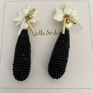 Stella and Dot Sefina 2 in 1 Black and White Flower Earrings.